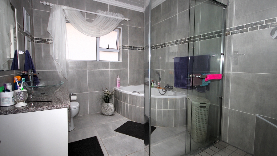 3 Bedroom Property for Sale in Monte Christo Western Cape